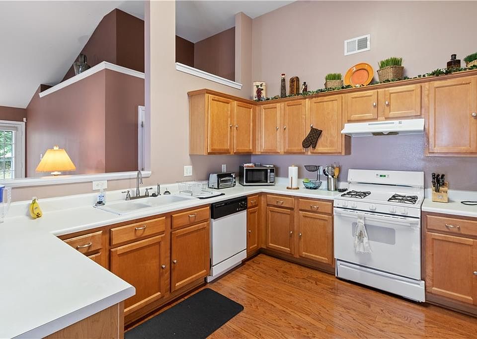 1st image of 1055 Chimney Trace Way