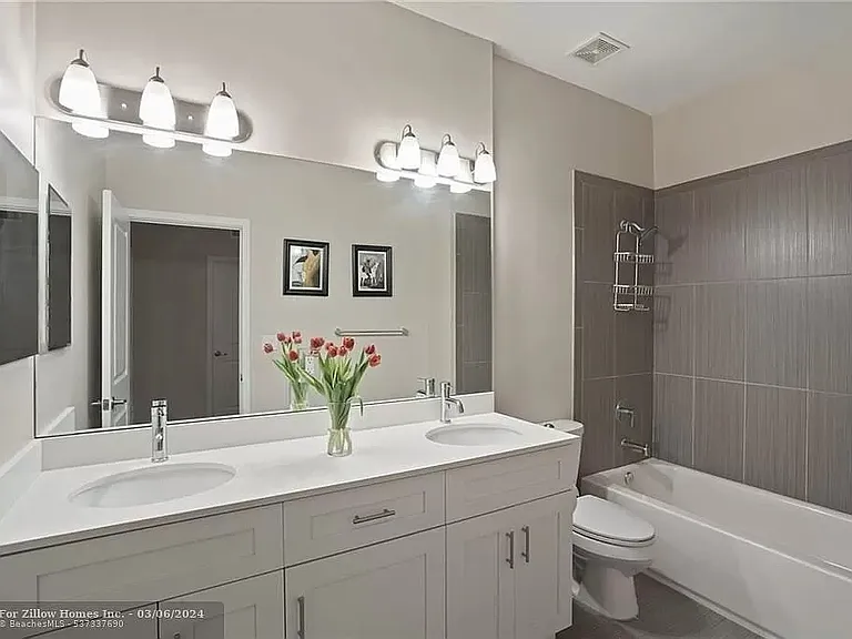 4849 NW 55th Pl #4849 — Photo 2