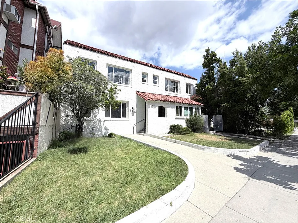 125 W Chestnut St #101