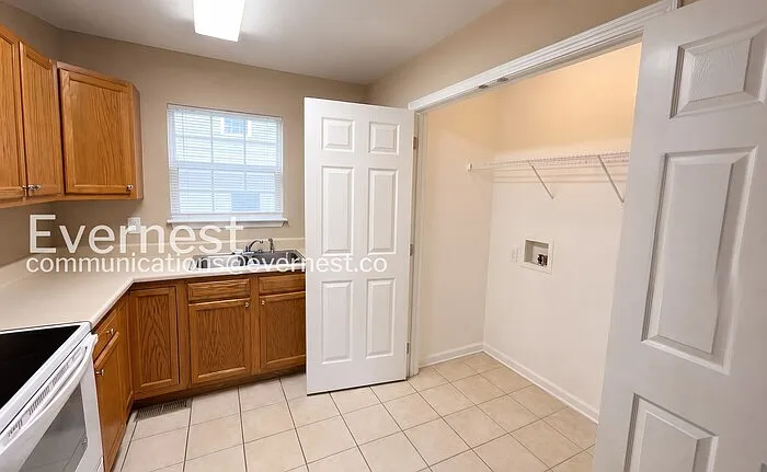 61 Corley Ave — Photo 4