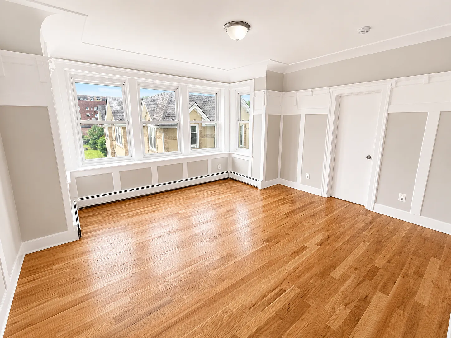 3 bed, 1200 sqft, $2,095 — Photo 3