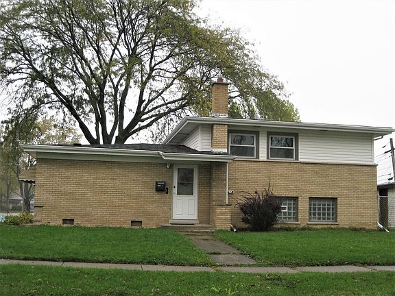3rd image of 331 N Arquilla Dr