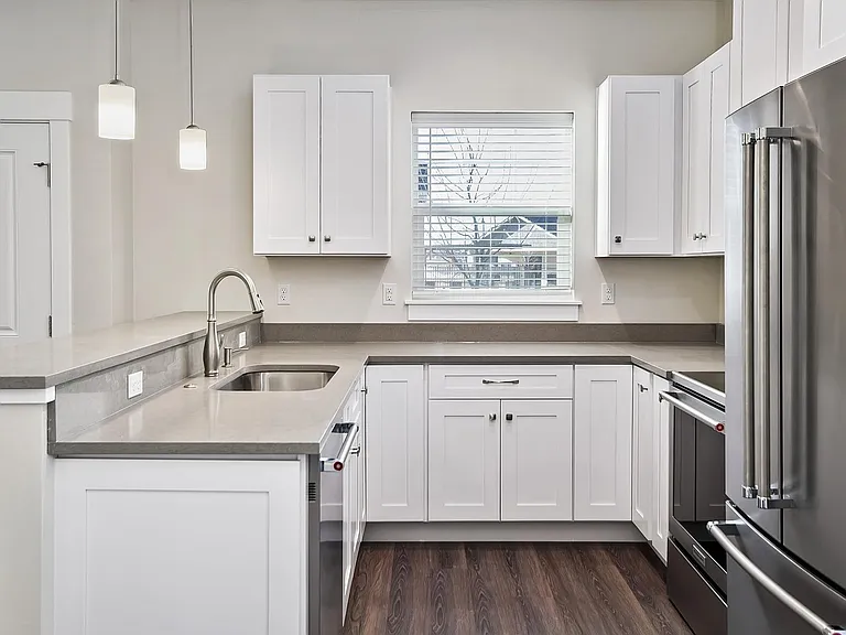 Cedar Crossing Luxury Townhomes — Photo 5