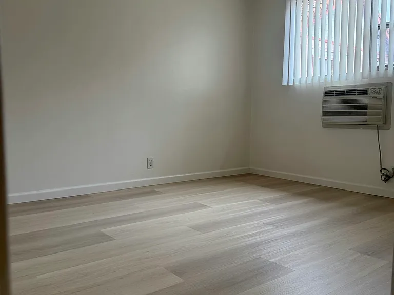 101 E Beacon St #I — Photo 12