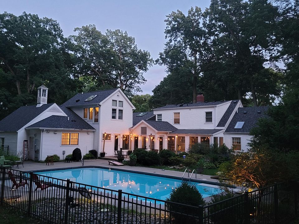 1st image of 4910 Rolandale Ave