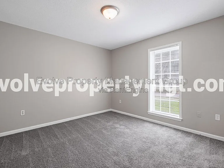 5331 Pipers Gap Dr — Photo 20