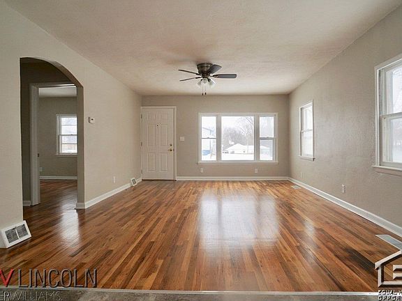 5th image of 1425 S 118th St