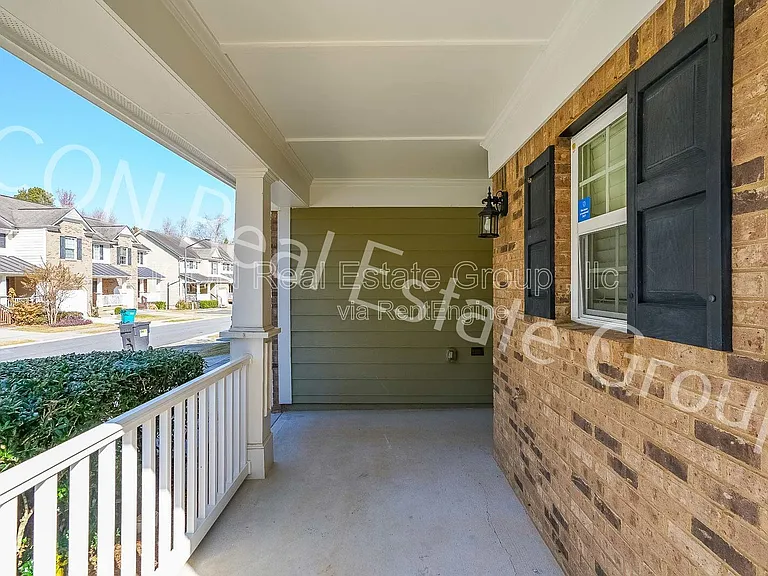 467 Colonial Walk — Photo 3