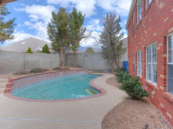 5th image of 8601 Ashton Pl NE