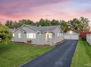 330 N Oak St, Waterman, IL 60556