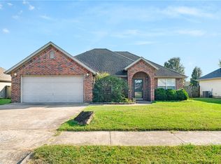 1304 E Courage, Siloam Springs, AR 72761