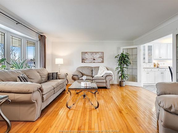 4th image of 82 Venetian Dr
