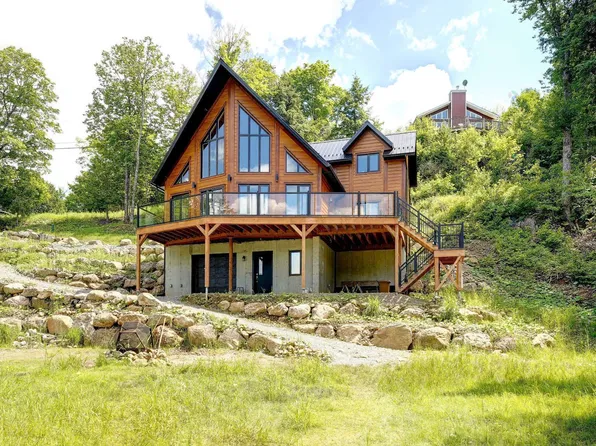 3328 Rue Wentworth #12E, Nord, QC J0Y 1Y0