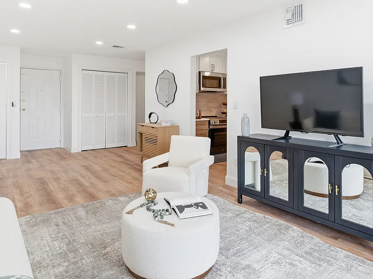 610 Anderson Ave #2E — Photo 7