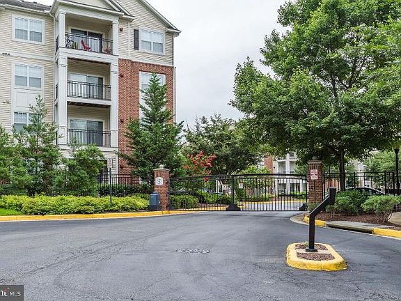 3rd image of 12954 Centre Park Cir APT 104