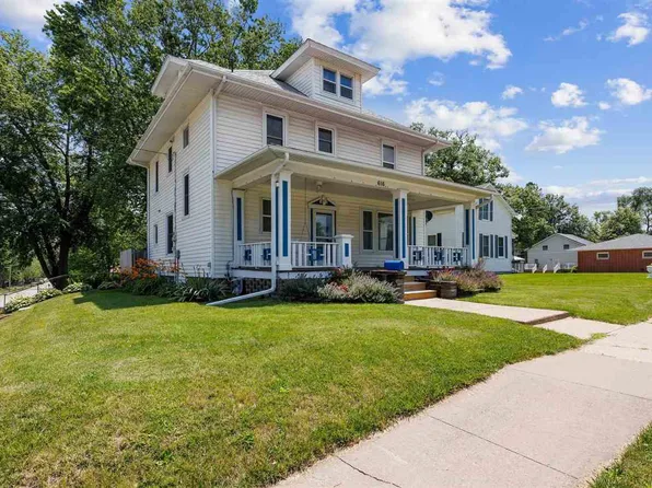 616 N Columbus St, West Liberty, IA 52776