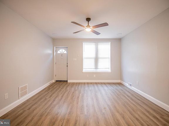 4th image of 2322 S Beulah St