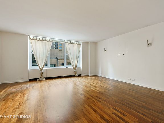 4th image of 777 N Michigan Ave APT 707