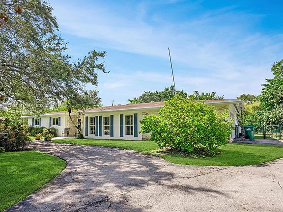 2nd image of 8140 SW 136th St