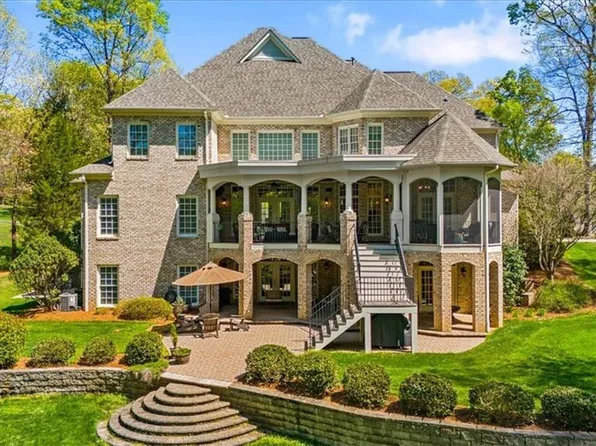 6087 Mountain Brook Rd, Greensboro, NC 27455