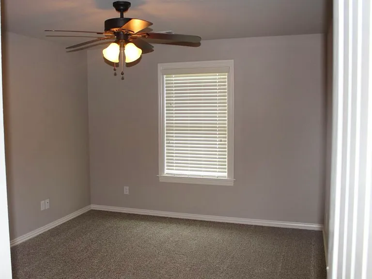 194 Old Farmington Rd — Photo 10