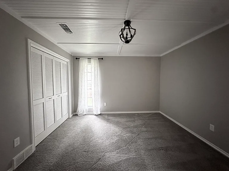 401 Lake Louise Ct — Photo 34
