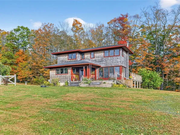 30 Hollister Rd, Freeville, NY 13068