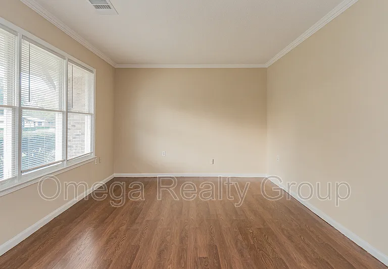 2061 Green Acres Dr — Photo 7
