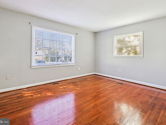 4th image of 14302 Bismark Ave