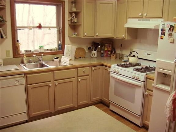 4th image of 222 Crystal Creek Cir