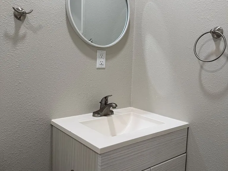 Upgraded 1BD/1BA Apartment in Lakeside, CA - 1/2 Off Move-In Special! — Photo 15