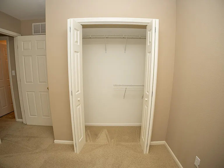 3725 Oxford Rd — Photo 22