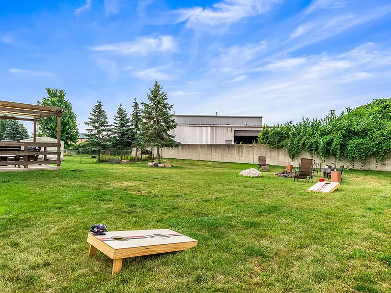 51897 Huntley Ave — Photo 11