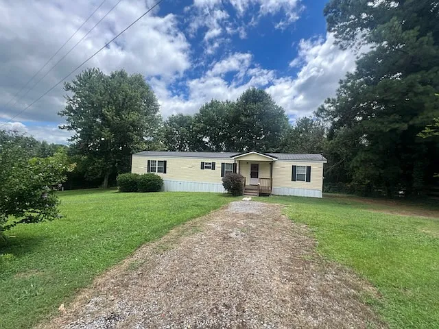 3 bed, 1740 sqft, $1,199 — Photo 1