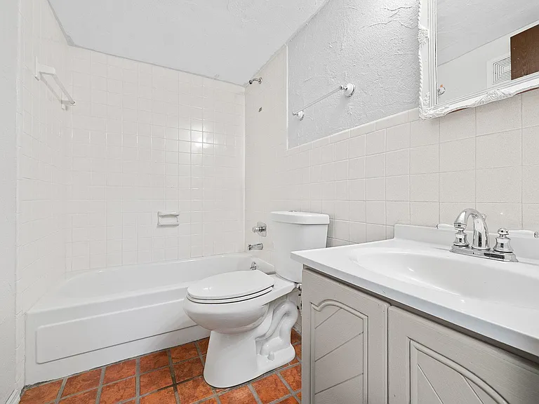 1118 Twistedoak Ct — Photo 23
