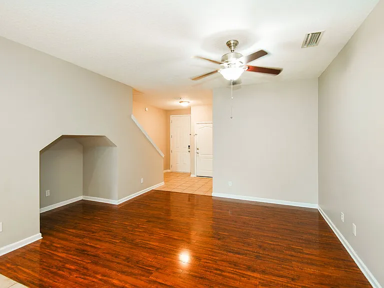 2326 Sunset Bluff Dr — Photo 4