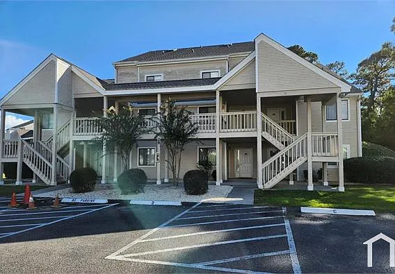 1095 Plantation Dr W #28A — Photo 1