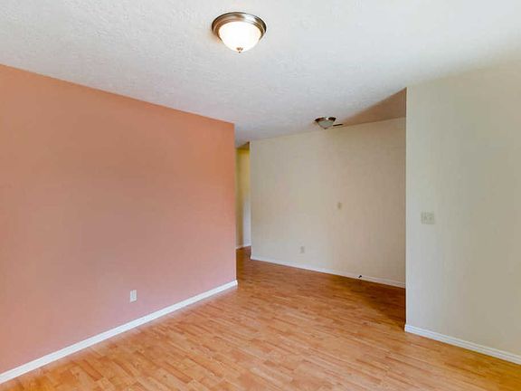 3rd image of 1588 W Rose Garden Ln