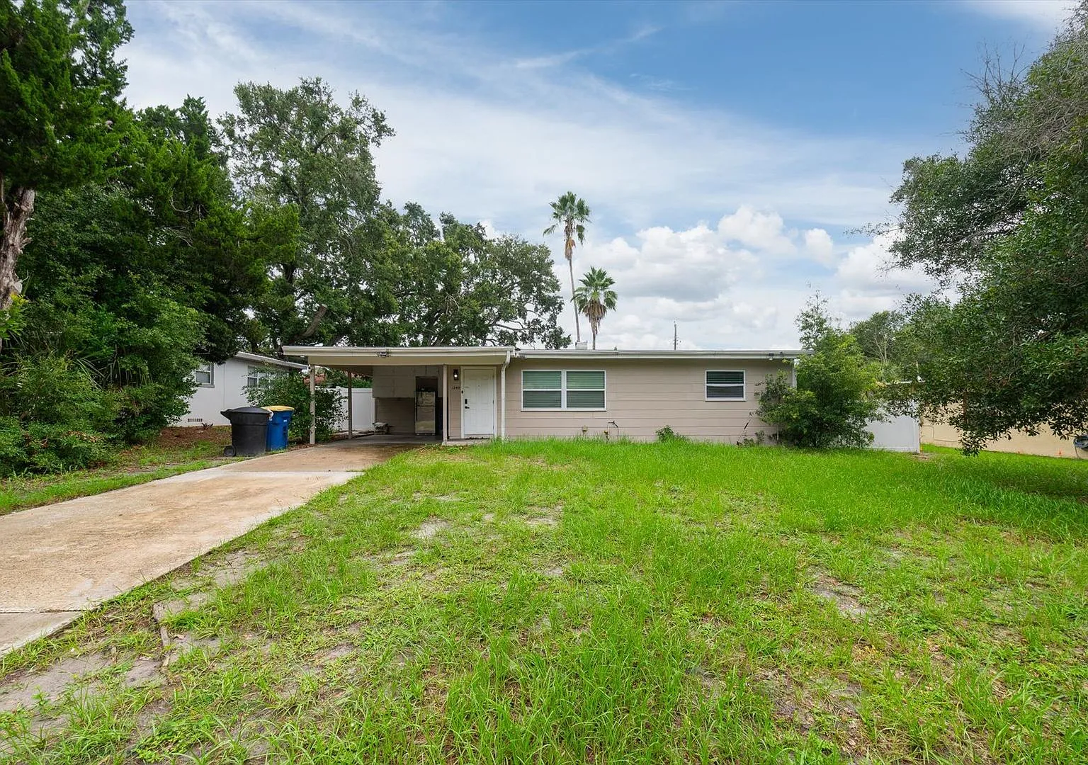 Updated 3-Bedroom in Clearwater. Minutes from Clearwater Beach! — Photo 3