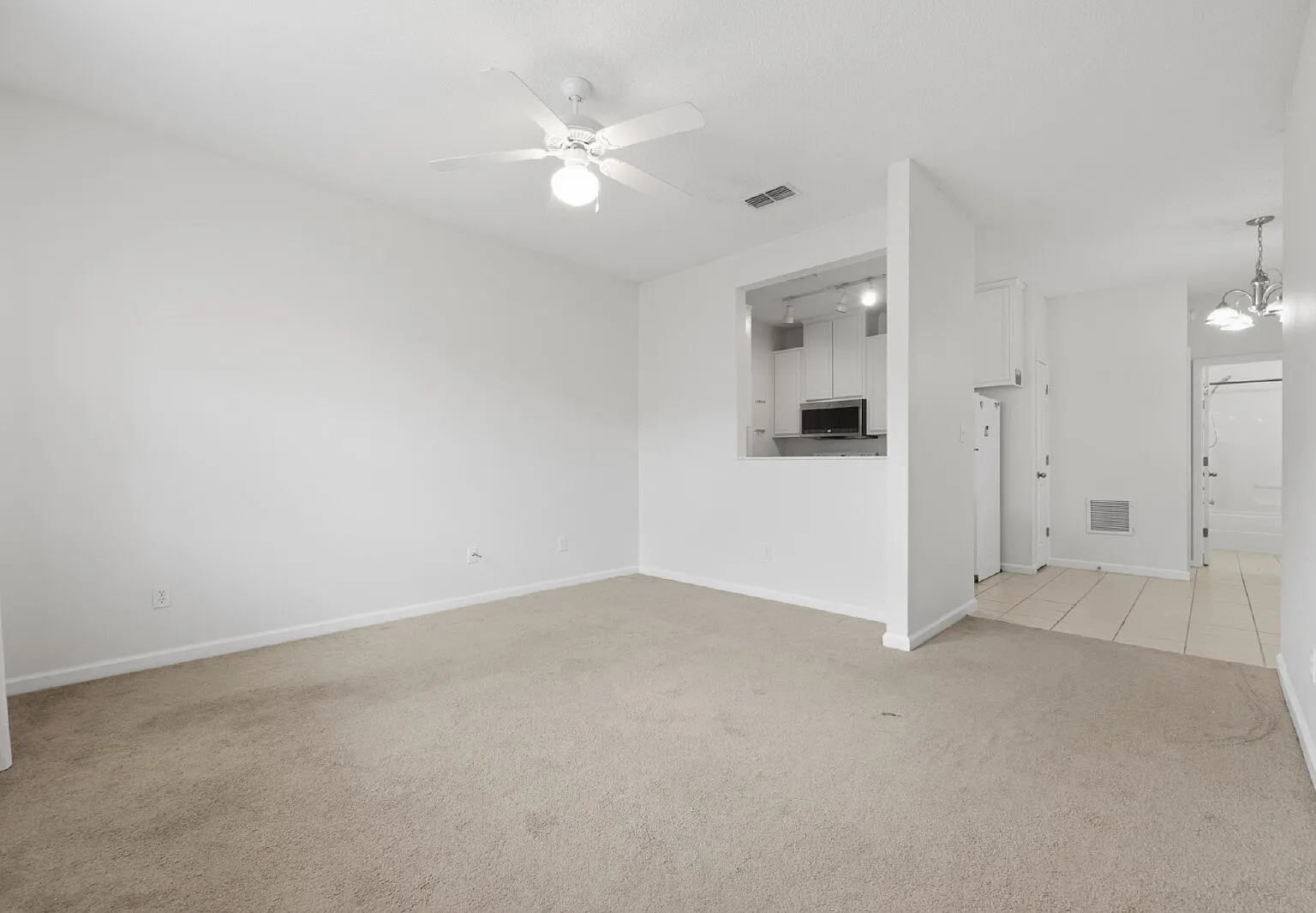 3 bed, 3.0 bath, 1332 sqft, $1,395 — Photo 3