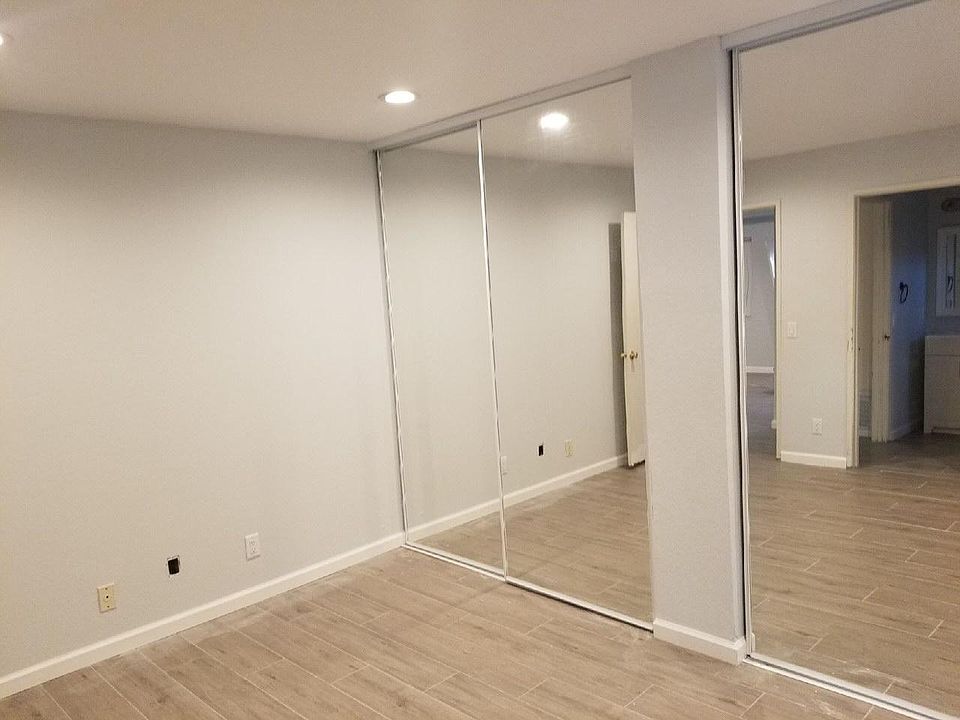 2nd image of 514 Calle Montecito
