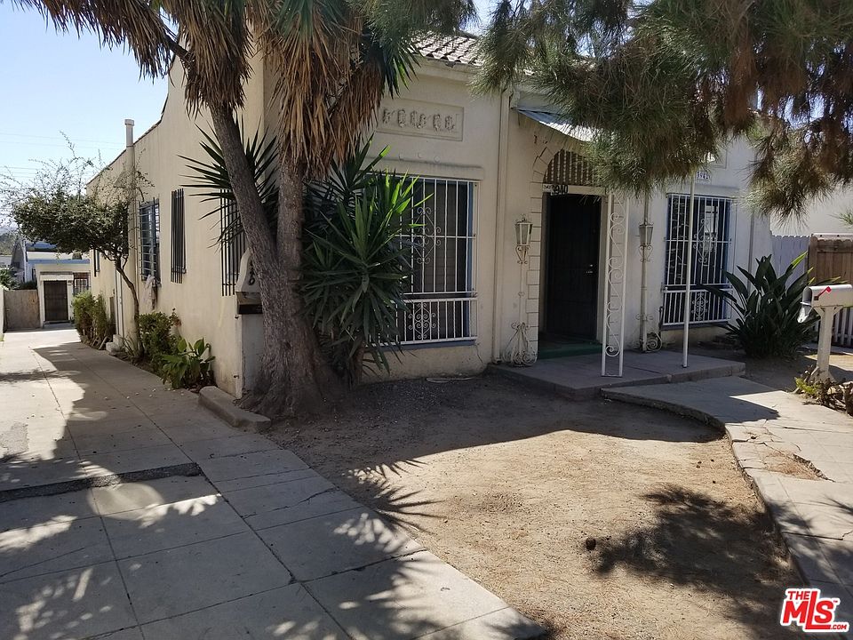 1st image of 3940 W 28th St