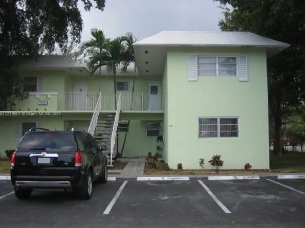 7530 SW 82nd St APT G204, Miami, FL 33143