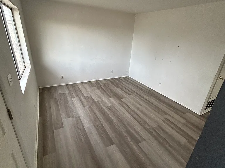 524 Vermont St NE #D — Photo 4