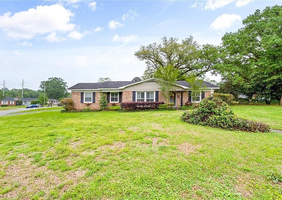 1st image of 2768 Brookwood Dr