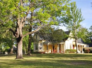 504 E Cedar St, Winnsboro, TX 75494