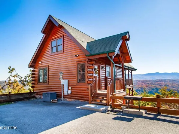 2220 Towering Hemlock Dr, Sevierville, TN 37876