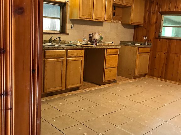 3rd image of 27811 Kathryn Cir