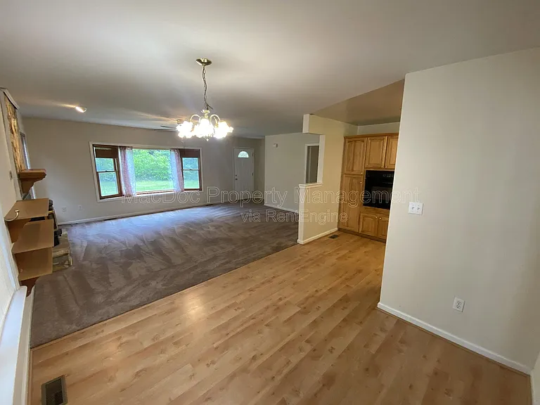 10207 Battlefield Dr — Photo 5