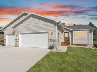 3312 N Geneva Trl, Sioux Falls, SD 57107